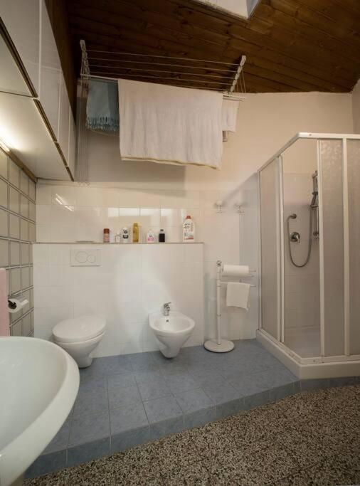Top Location Lucca Apartment Luaran gambar